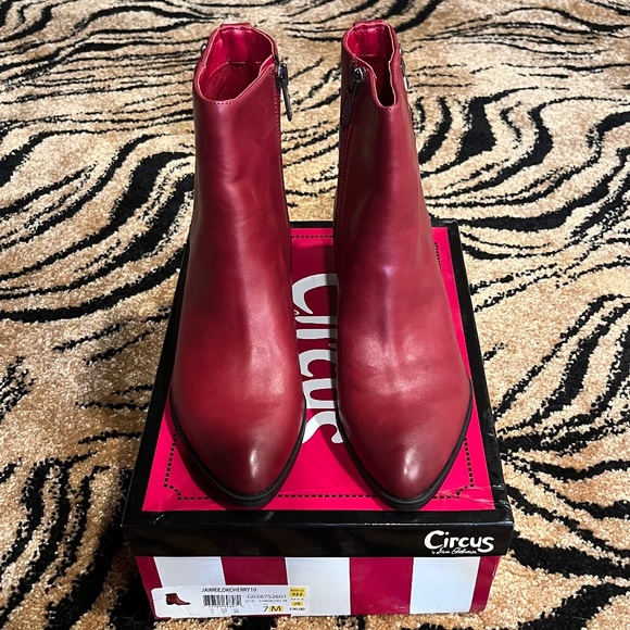 Circus by Sam Edelman Jaimee Studded Ankle Boot - Dark Cherry NWOT - Picture 4 of 5